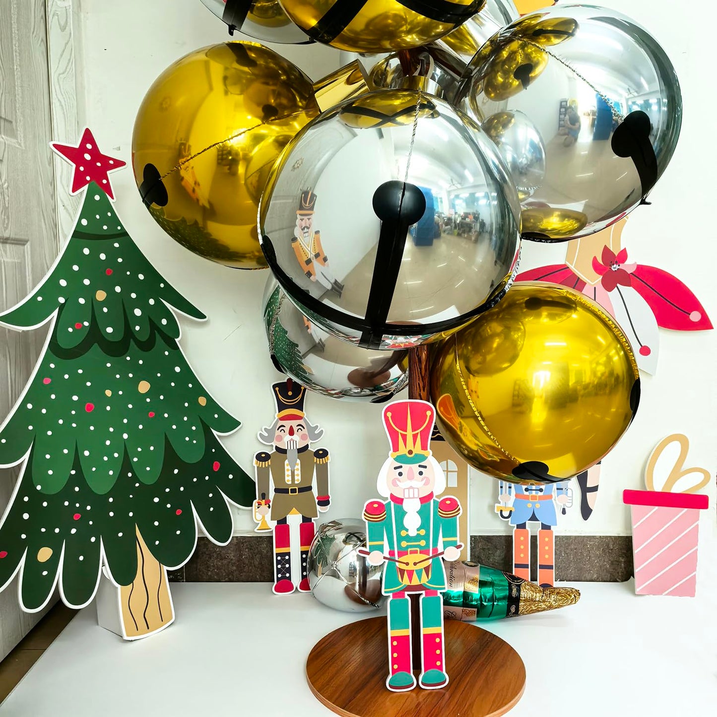 18inch DIY Bell Ornaments Foil Balloon Christmas 10Pack Gold Silver Bell Each 5Count - Inflatable Balloon Ball Hanging Ornaments for Holiday Indoor Display Xmas Tree Decoration (Bell Gold & Silver)