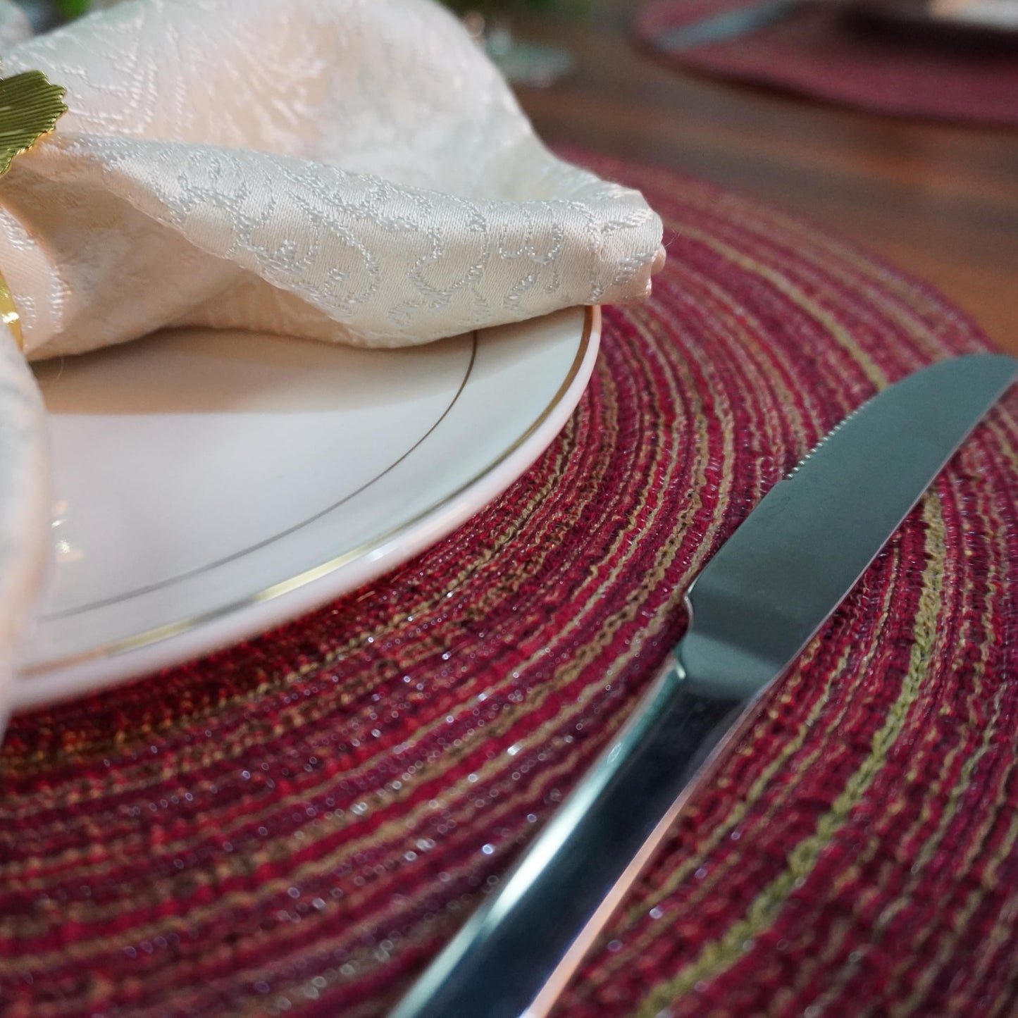 Red-A，Placemats,Round Placemats for Dining Table Set of 6 Woven Heat Resistant Non-Slip Kitchen Table Mats Diameter 14 Inch(Wine)