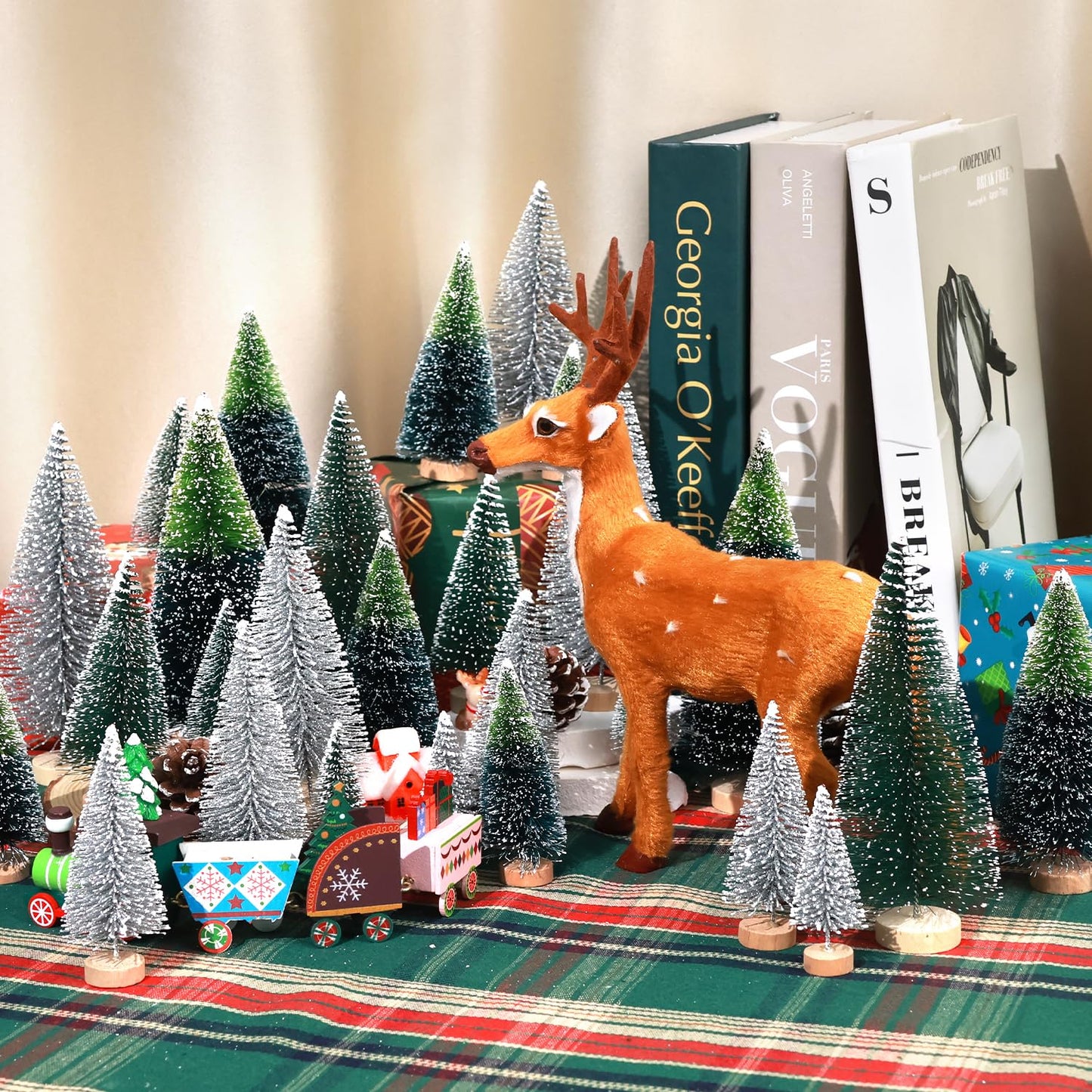 30Pcs Mini Christmas Trees Artificial Christmas Tree Bottle Brush Trees with Wooden Base for Christmas Decor Christmas Party Home Table Craft Decorations(Dark Green+Silver)