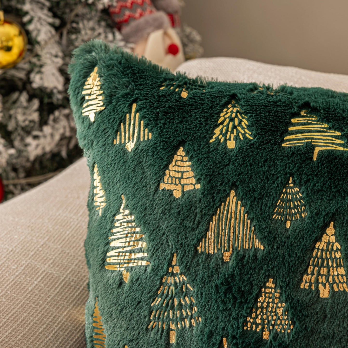 AQOTHES Christmas Tree Green Throw Pillow Covers 18x18inch, Set of 2 Winter Holiday Decorative Faux Fur Fuzzy Pillows Covers with Glitter Printed for Christmas Decor Sofa Couch Home