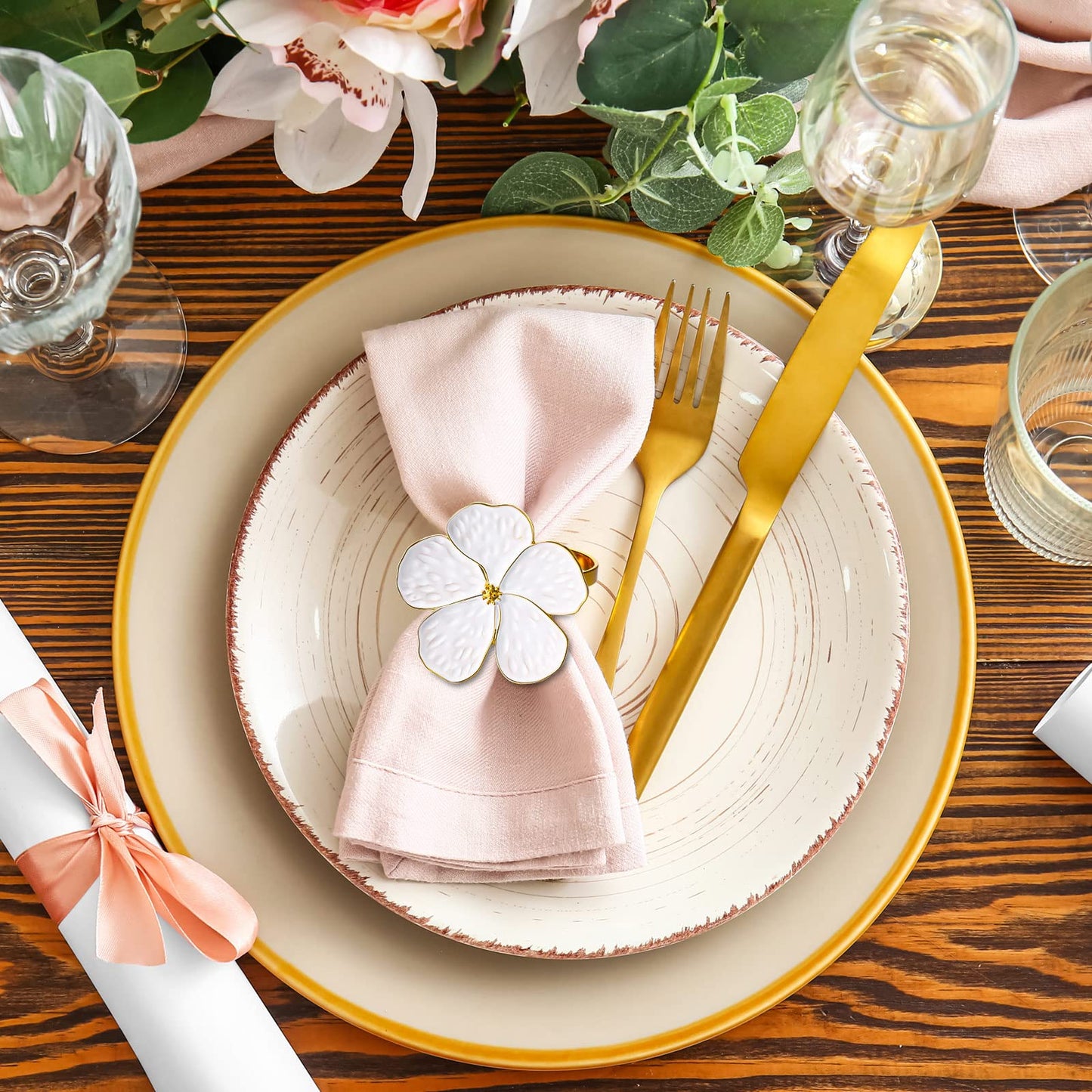 Patelai 24 Pcs White Flower Napkin Rings Bulk Gold Cloth Napkin Holder Set Floral Serviette Buckles Table Decor for Wedding Banquet Birthday Christmas Baby Shower Dinner Daily Use