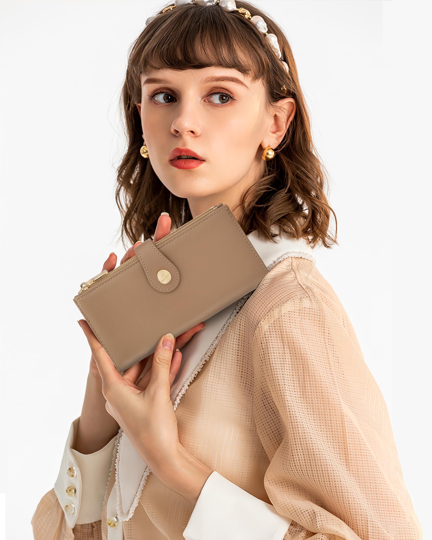 Sunpour Women’s Wallet,Thin RFID Blocking Leather Wallet for Women Credit Card Holder Travel Wallet with Zipper Pocket (Camel)