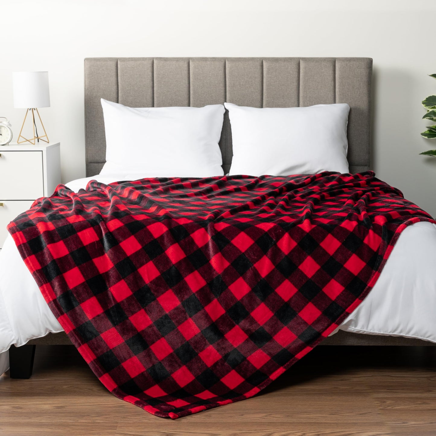 PAVILIA Black and Red Buffalo Plaid Fleece Throw Blanket for Couch, Soft Checkered Flannel Blanket for Sofa, Plaid Christmas Couch Throw Bed, Warm Cozy Decorative Blanket Fall Decor Gift, 60x80