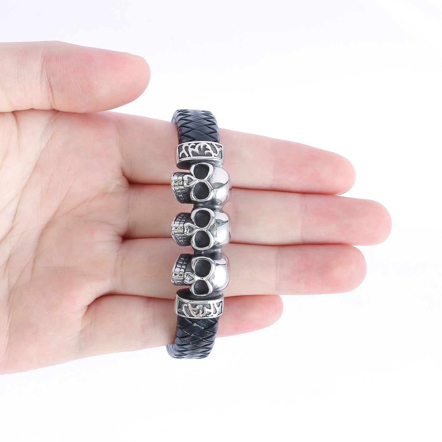 HAQUIL Gothic Punk Triple Skull Leather Wristband Cuff Bracelet. Goth Skull Jewelry Gift for Men