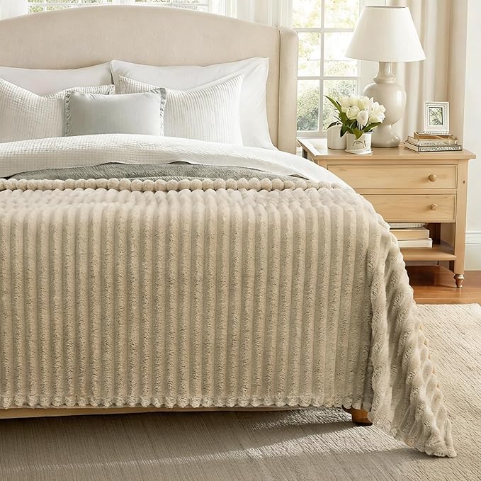 decorUhome Soft Fleece Light Brown Throw Blanket for Couch, Cozy Fluffy Plush Flannel Striped Blanket for Sofa Bed, Lightweight Decorative Ribbed Fuzzy Blanket for Woman, 50x60 Inches