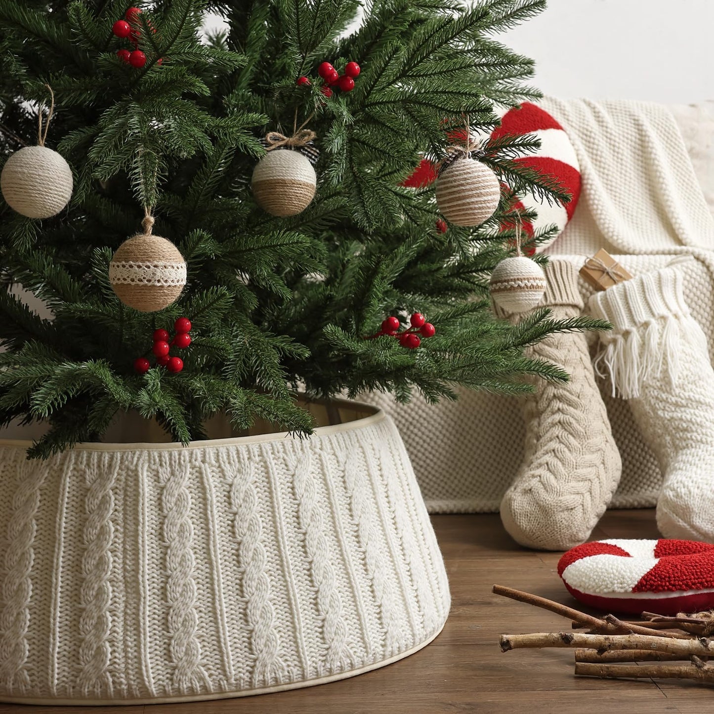Knitted Christmas Tree Collar: Cream White Braided Cable Knit Vertical Crochet Tree Ring, Rustic Thick Chunky Farmhouse Christmas Tree Base Cover for Artificial Trees Xmas Holiday Home Décor Gifts