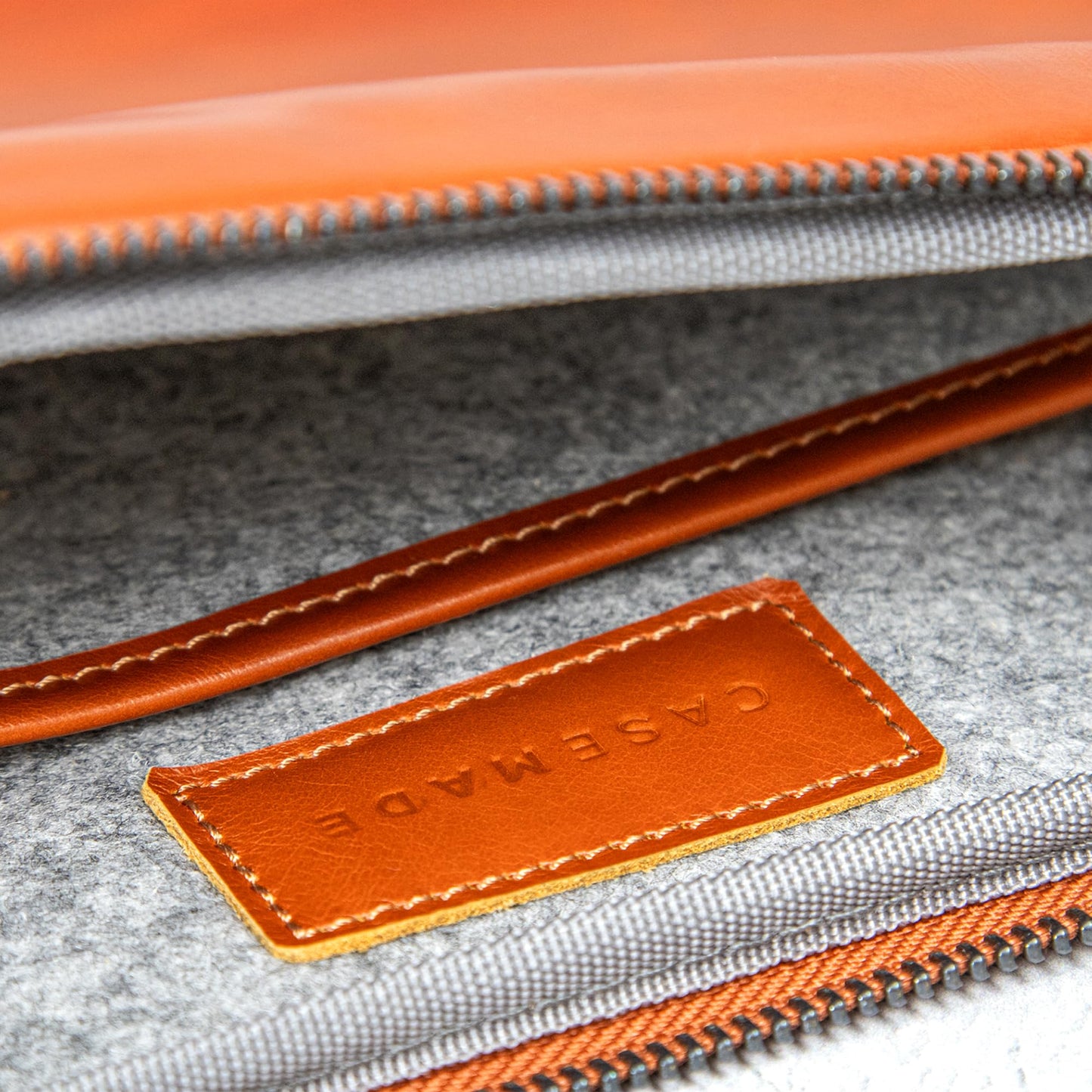 Casemade Real Leather Laptop Case/Zipped Folio Bag with Inner Pocket & Wool Lining Compatible with Apple MacBook, HP, Dell, Asus, Levovo (14 Inch - Tan)