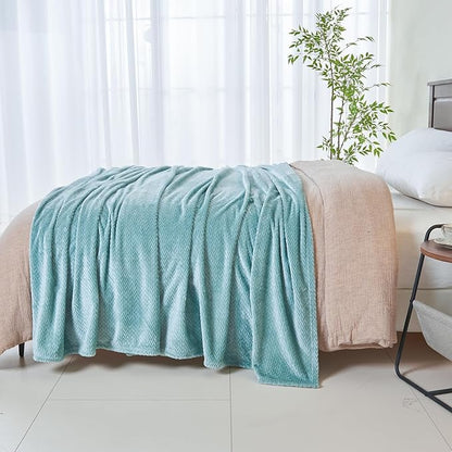 NEWCOSPLAY Super Soft Throw Blanket Mint Green Premium Silky Flannel Fleece Leaves Pattern Lightweight Bed Blanket All Season Use (Mint Green, Throw(50"x60"))