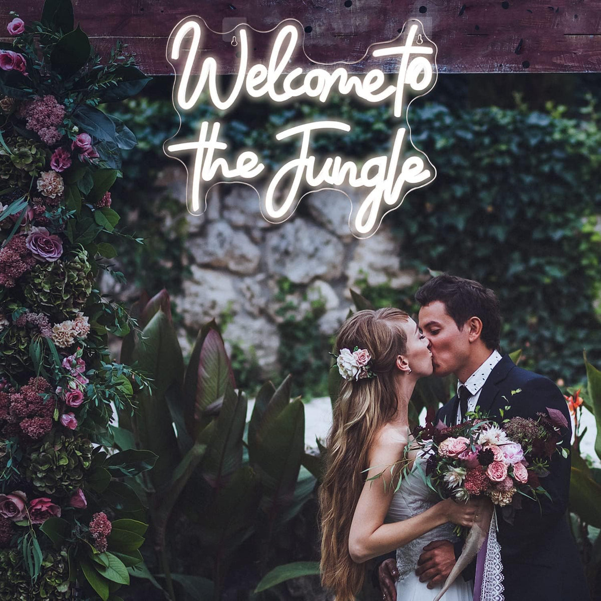 ineonlife Welcome to the Jungle Neon Sign Warm White Letter LED Neon Lights for Bedroom Wall Decor USB Powered Neon Signs for Room Decor Bar Party Wedding Engagement Wall Hanging Decoration
