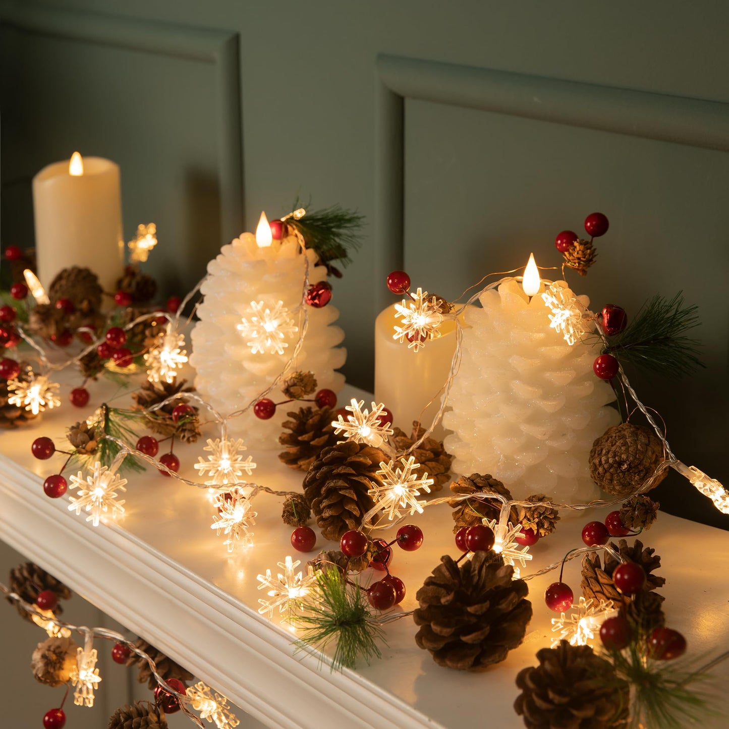 Christmas Garland with Lights,6.6FT Snowflake Pinecones Christmas String Lights with Remote Control,20 LEDs Battery Operated Garland for Christmas Decorations Indoor/Outdoor (Warm White)