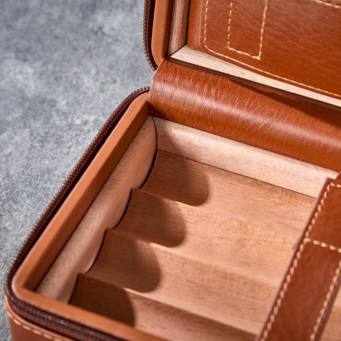 WANTHER Leather Cigar Case, Travel Humidor Holds 6 Cigars, Brown Cedar Wood Box with Cigar Cutter, Humidifier, Lighter & Towel, Portable Cigar Holder for Men, Office & Travel Gift Set, Ideal for Home