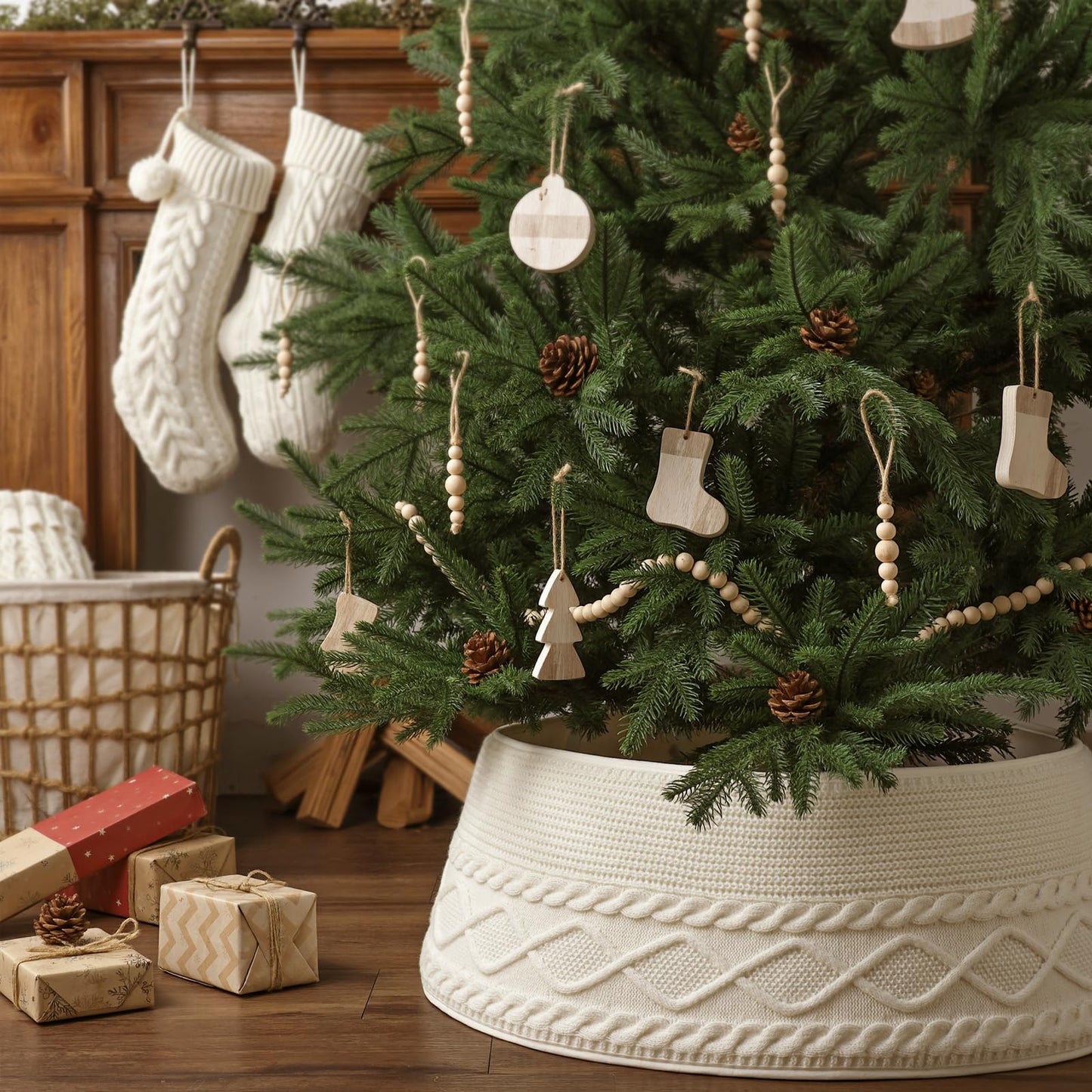 Treory Knitted Christmas Tree Collar: Cream Crossed Diamond Edge Chunky Cable Knit Christmas Tree Collars for Artificial Trees, Farmhouse Rustic Tree Ring Tree Skirt for Christmas Home Décor