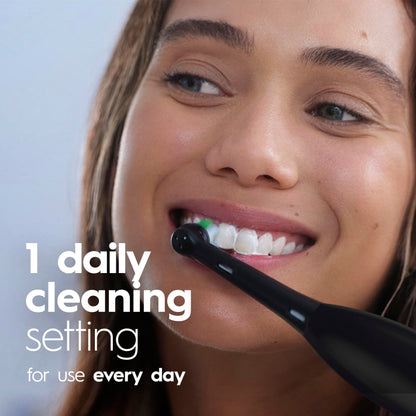 Oral-B Pro 100 CrossAction, Battery Powered Toothbrush, Black, 1 Count (Pack of 1)