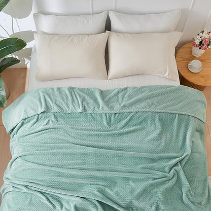 NEWCOSPLAY Super Soft Queen Blanket New Sage Green Premium Silky Flannel Fleece Leaves Pattern Lightweight Bed Blanket All Season Use (New Sage Green, Queen(90"x90"))