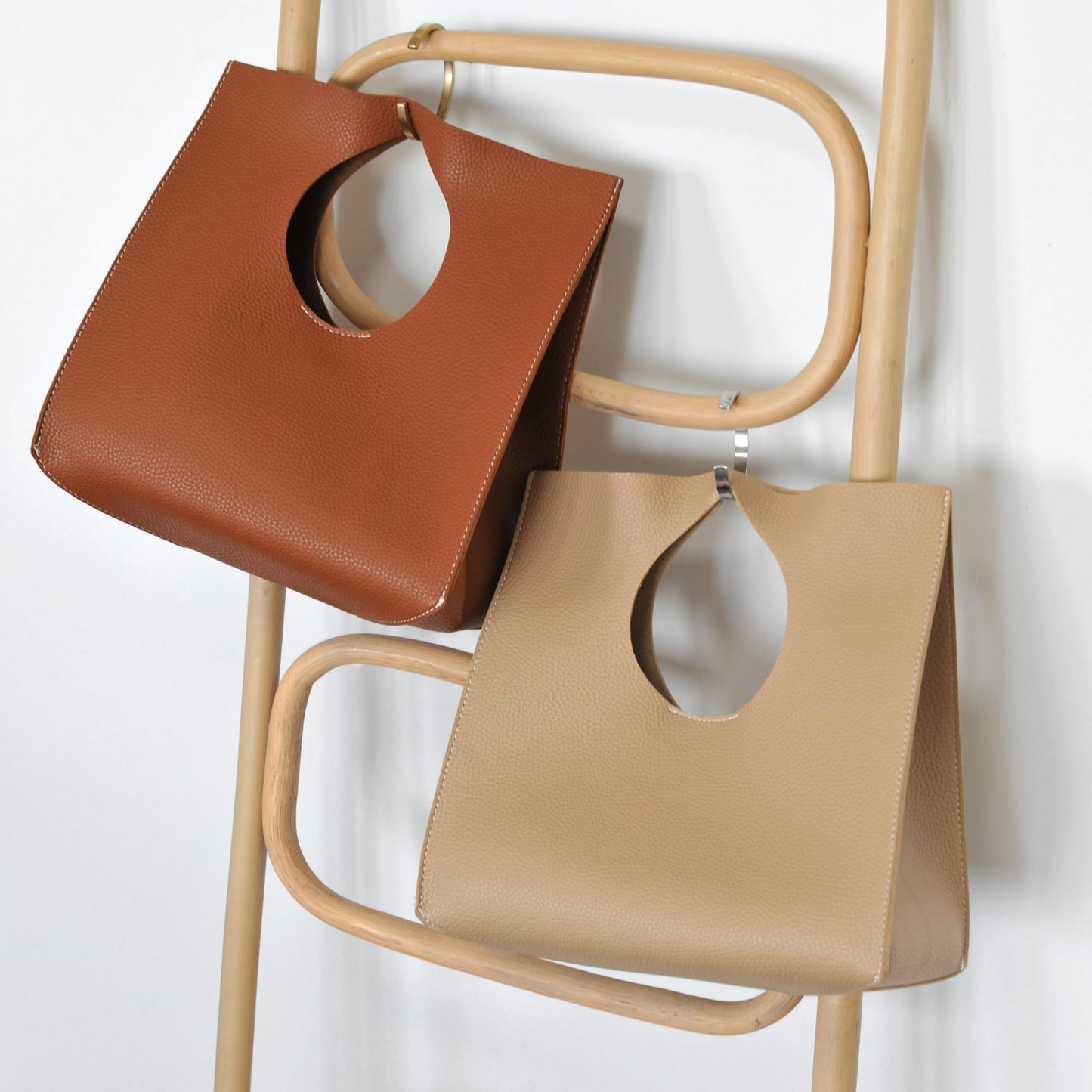 HOXIS Vintage Minimalist Style Soft Pu Leather Handbag Clutch Small Tote (Nude)