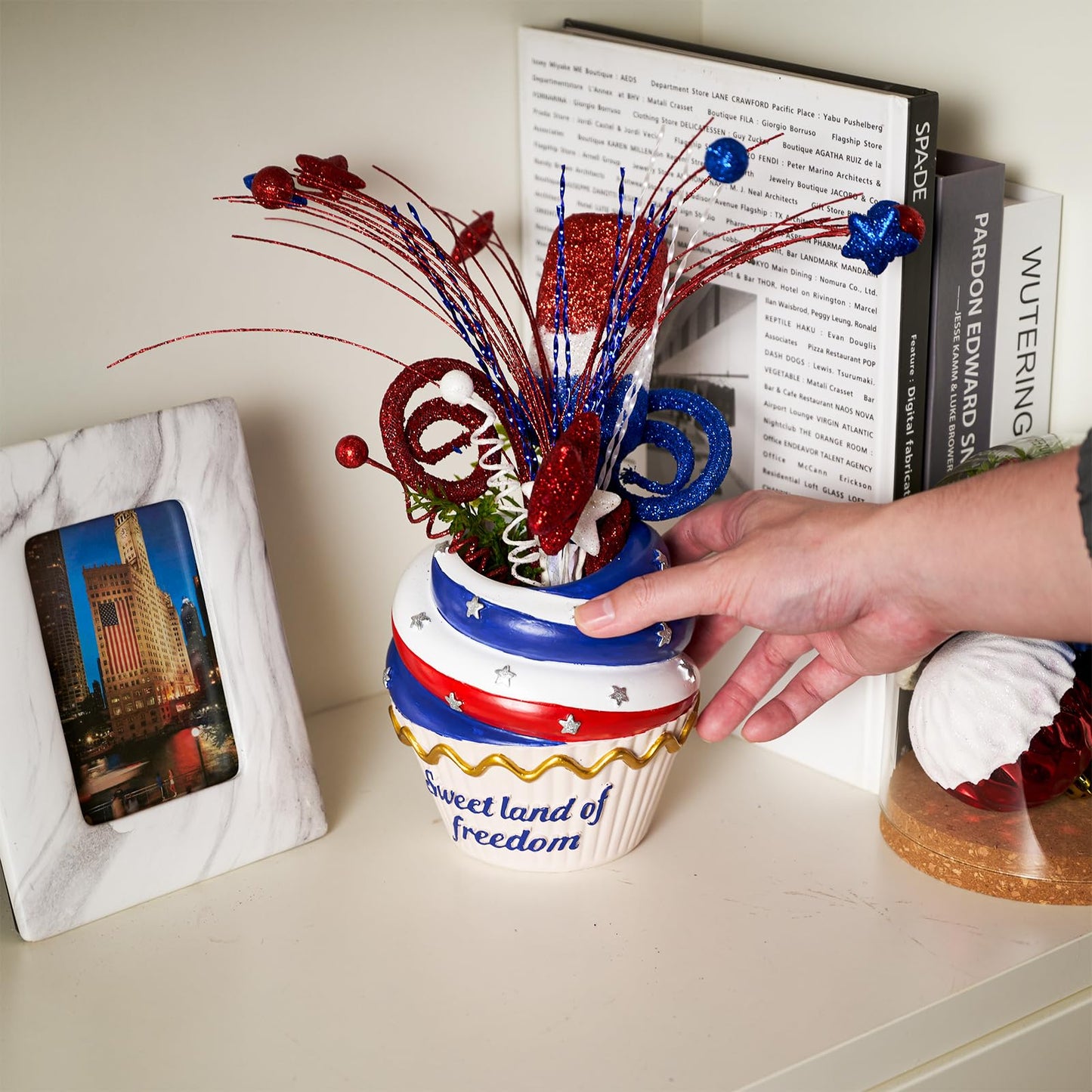 WDS WONDROUS 4th of July Centerpiece for Tables Red White and Blue Patriotic Flowers Decorations with Cupcake Vase, Resin Vase Shiny Popsicle Star Flowers for Independence Day Summer Memorial Day