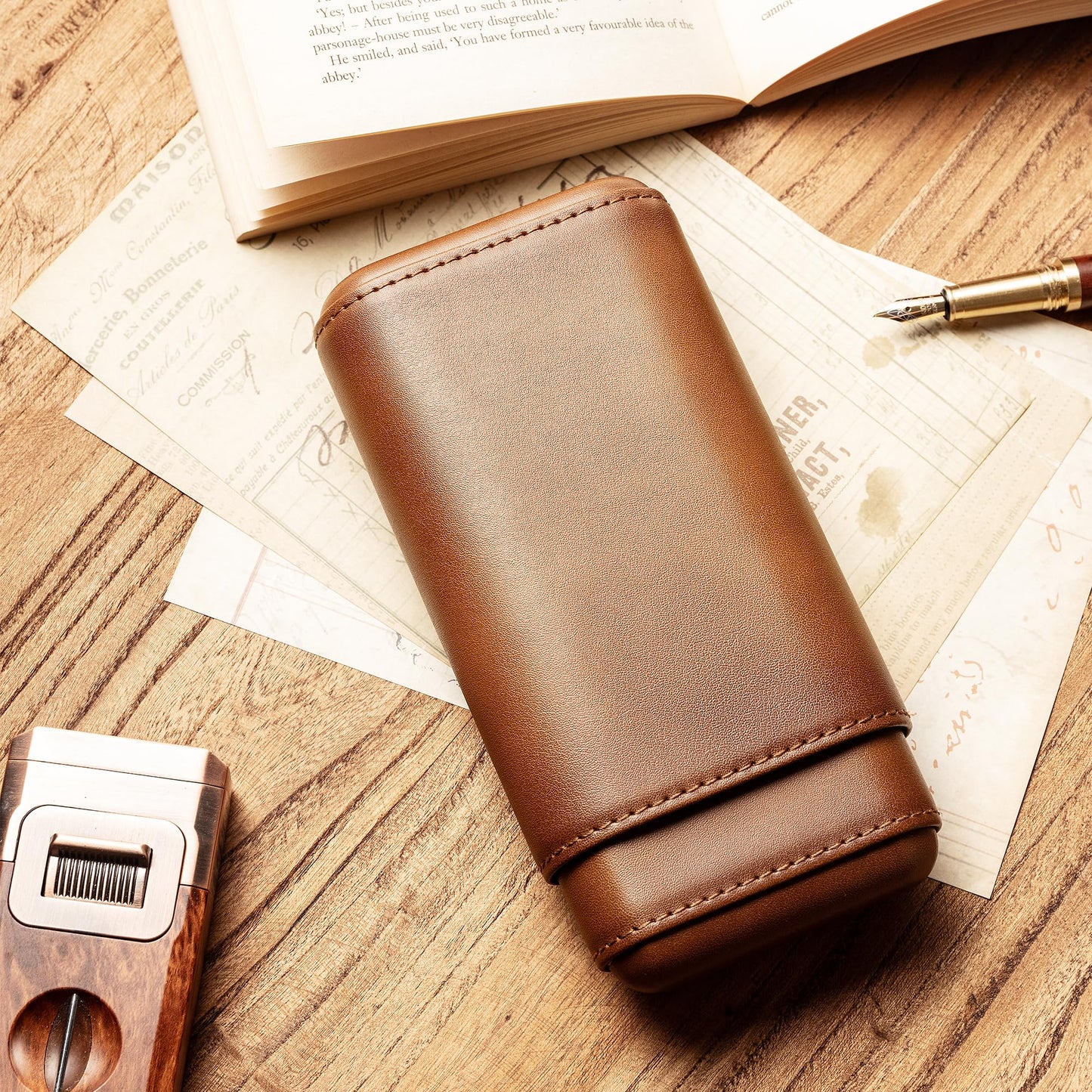 Woodronic Cigar Case, Premium Brown Genuine Leather Cigar Travel Case with Spanish Cedar Wood Lined, Portable Cigar Humidor, Cigar Accessories Gift for Men (Holds 3 Cigars)