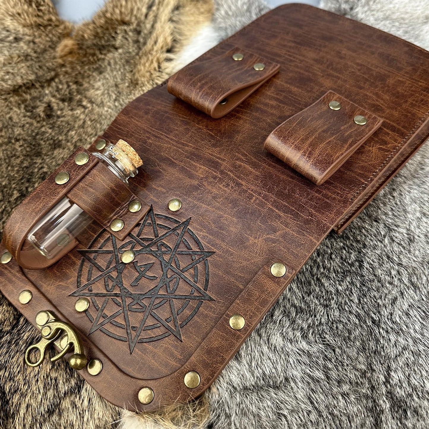 HiiFeuer Medieval Alchemy Faux Leather Belt Bag with Cork Potion Vials, Fantasy Wizard Waist Pouch Side Pack for Halloween (Light Brown C)