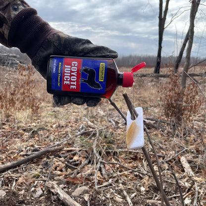 WILDLIFE RESEARCH CENTER Coyote Juice, Predator Calling Scent for Realistic Setups, Appeals to Territorial, Curiosity & Hunting Instincts, 8 FL OZ Squirt Bottle