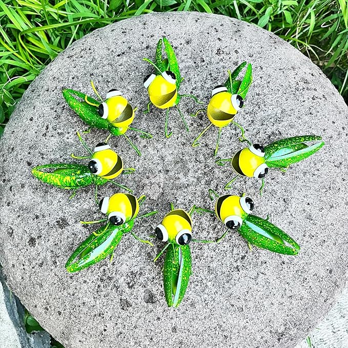 Metal Yard Art Cute Grasshopper Garden Decor Patio Porch Decorations Backyard Ornaments (8Grasshopper)