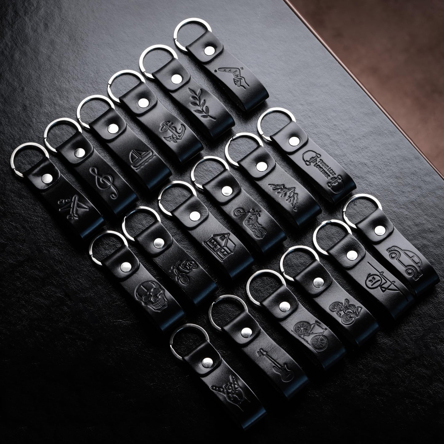 MAGOR Leather Keychain Favorite for Men, Keyring Gift for Women & Men, Birthday & Anniversary, Full Grain Leather (Who's There) (Anchor)
