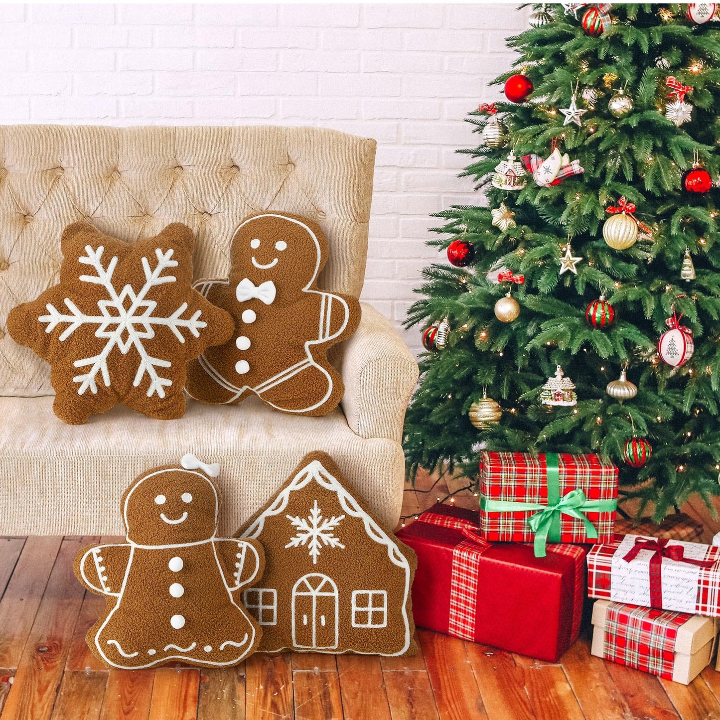HunnmingRe 4 Pcs Christmas Throw Pillows Fall Football Plush Pillows Winter Holiday Cushion Soft Decorative Cushions for Couch Bedroom Living Room Thanksgiving Xmas Decor(Caramel,Gingerbread)