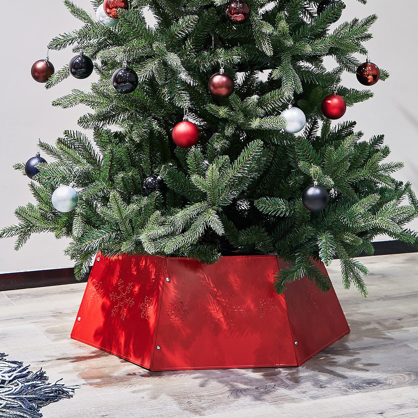 FORUP Metal Christmas Tree Ring with Printed Snowflake, Tree Skirt Base Stand for Christmas Decorations (Red)