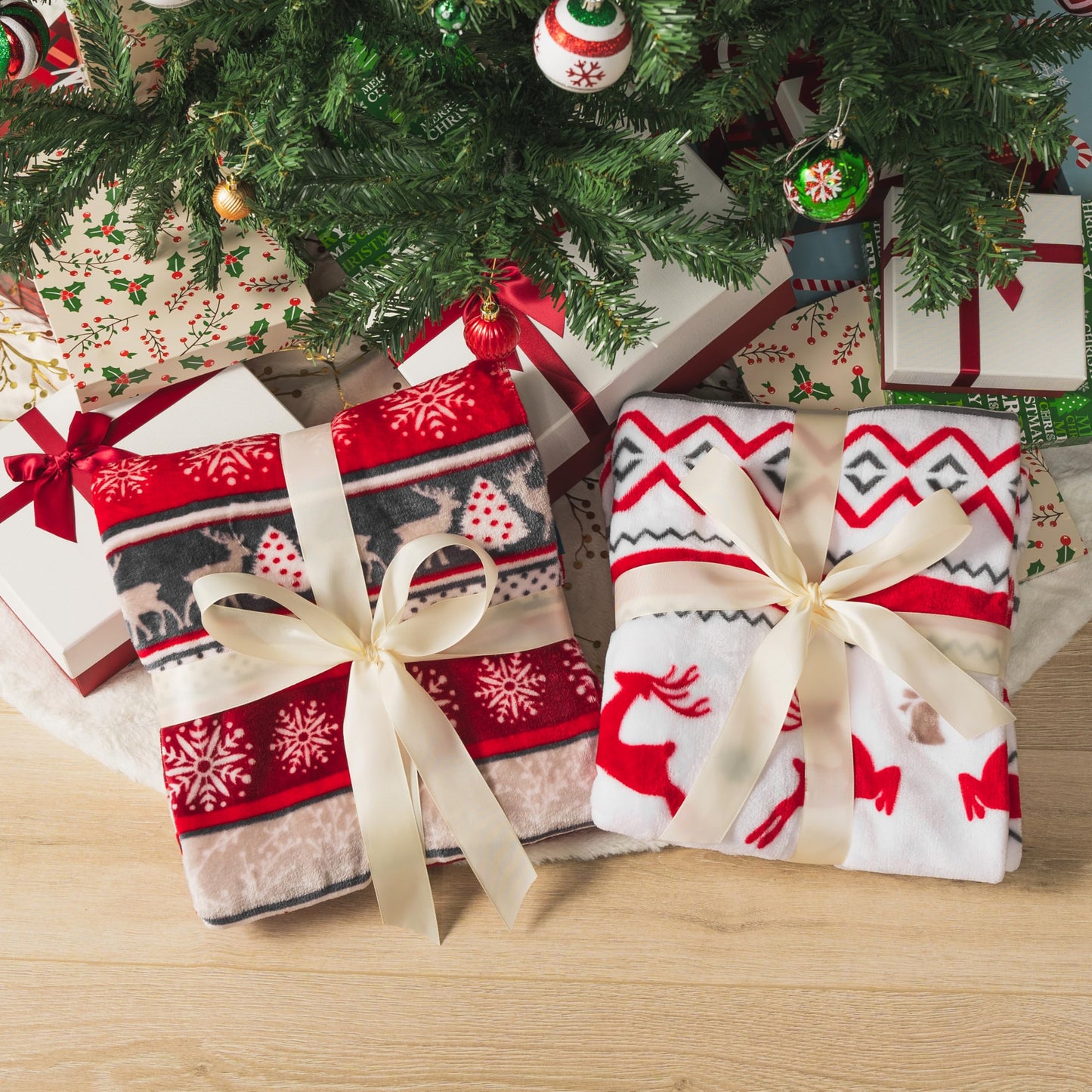 Pavilia Holiday Reindeer Snowflakes Fleece Throw Blanket | Soft, Plush, Warm Winter Cabin Throw, 50x60, Red