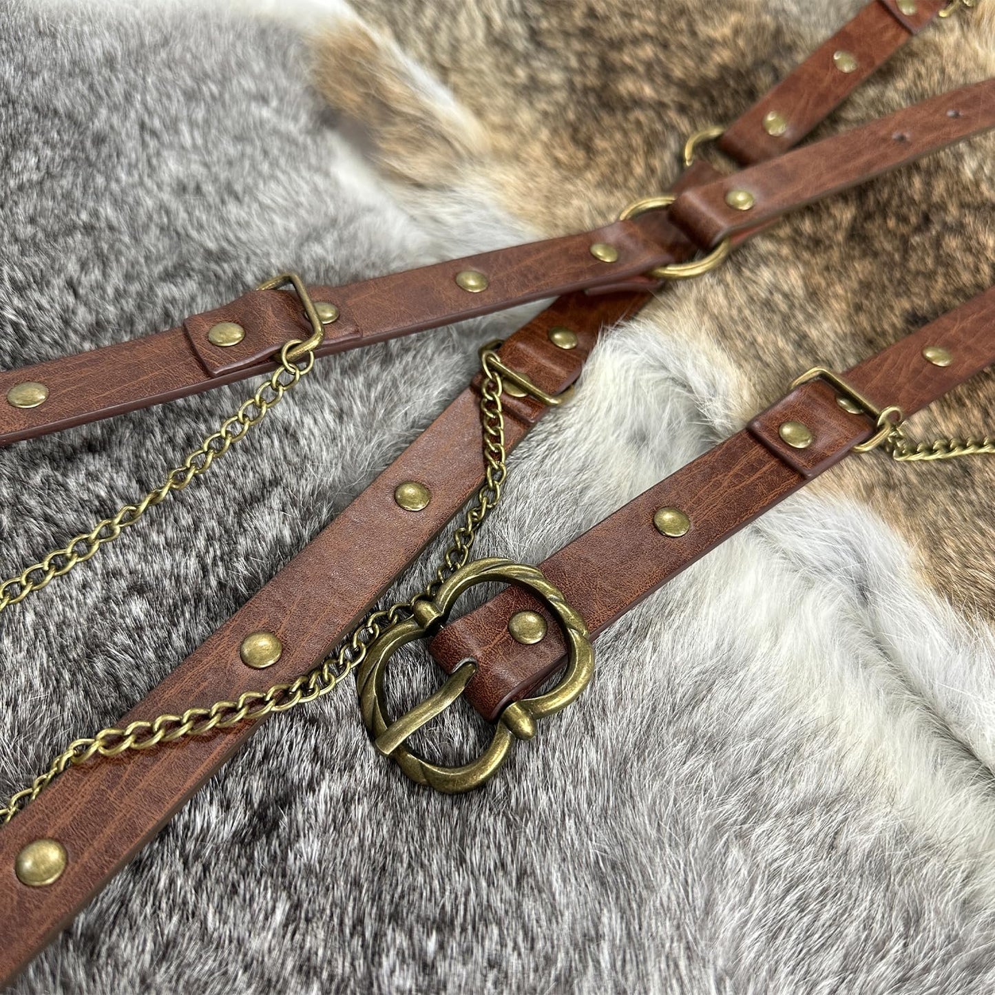 HiiFeuer Medieval DIY Faux Leather Metal Chain Belt, Vintage Adjustable Thin Belt For Women, Retro Skinny Belt For Dresses (Brown A)