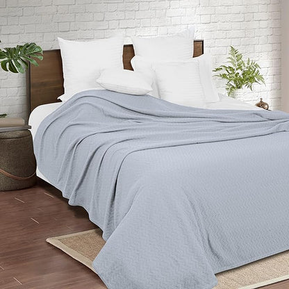 BELIZZI HOME 100% Cotton Bed Blanket, Breathable Thermal Blanket King Size, Soft Chevron 90inchx102inch, Perfect for Layering Any All Season, Light Grey, (90inchx102inch)