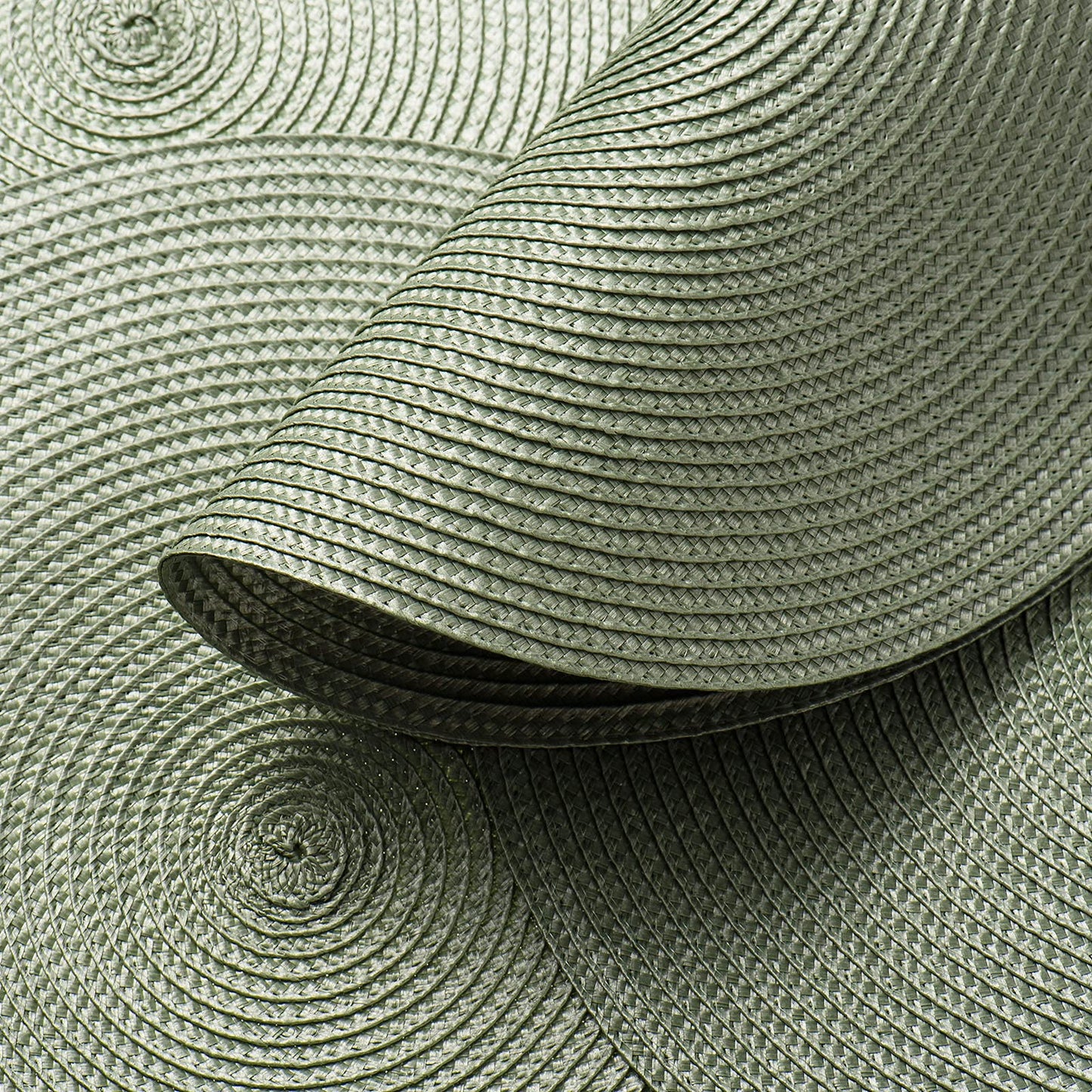 AHHFSMEI Round Braided Placemats 15 Inch Round Table Mats for Dining Tables Woven Heat Resistant Place mats Set of 6 (Fog Green)