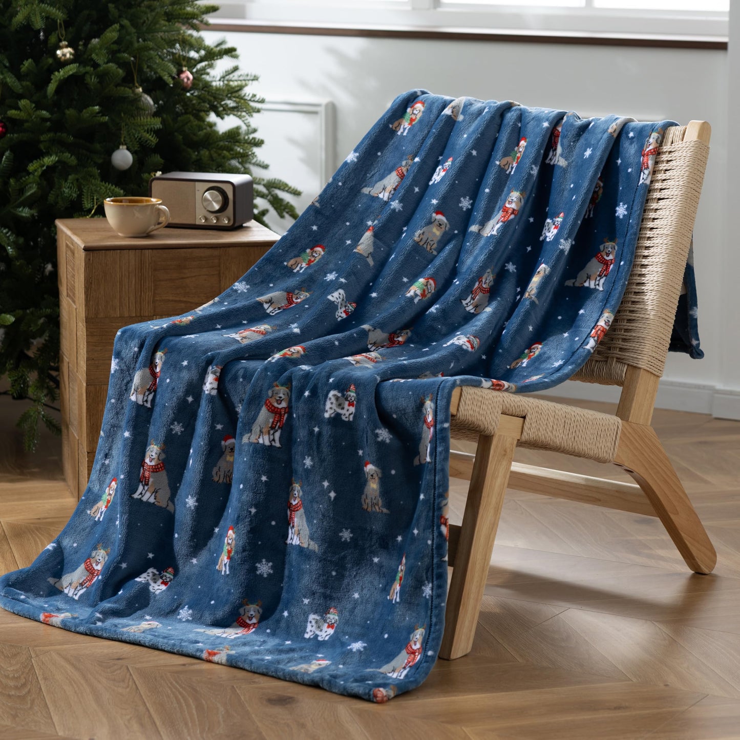 Sushing Christmas Printed Fleece Throw, Soft Plush Warm Festive, Cozy Couch Decor, 60"× 70", Fun Dogs