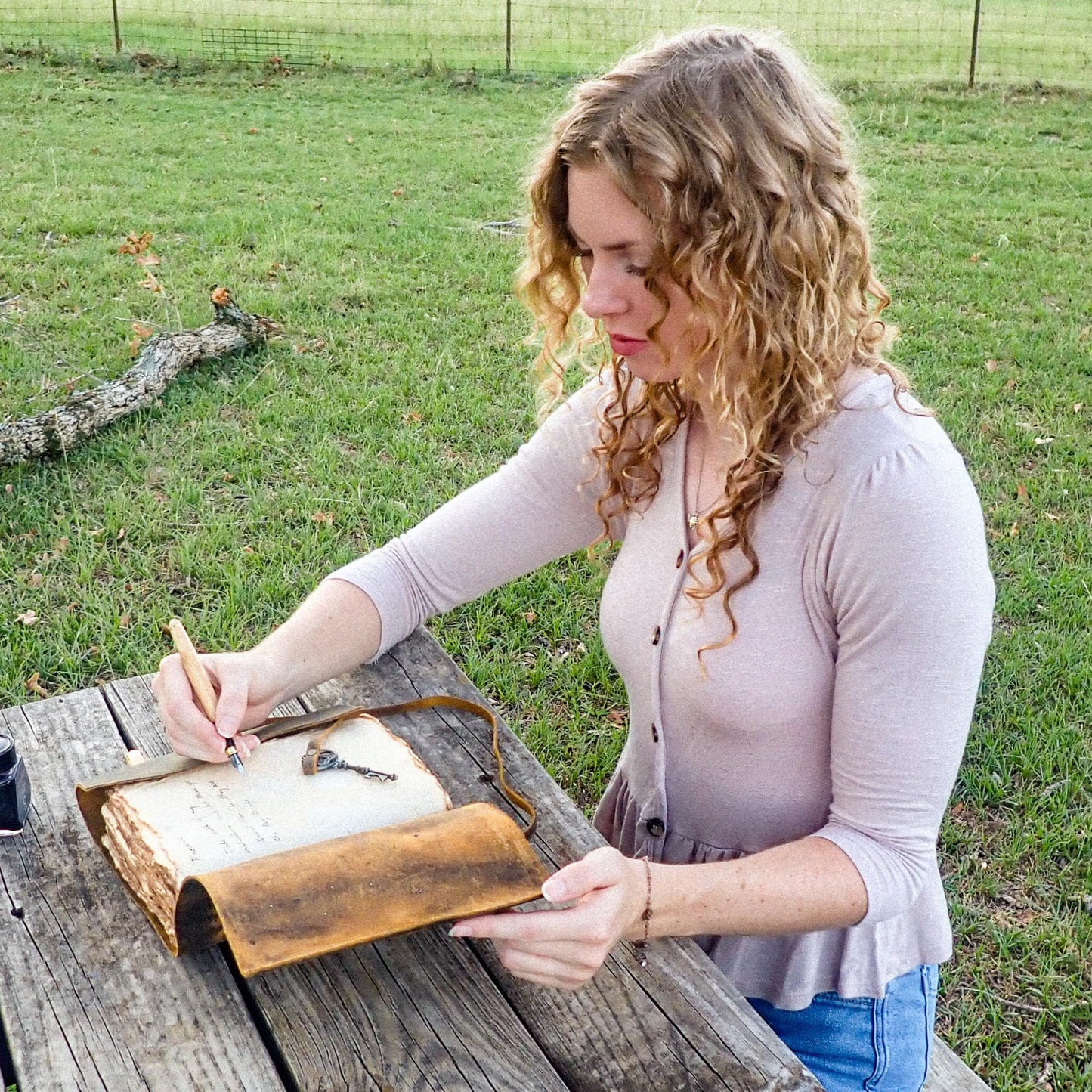 LEATHER VILLAGE Vintage Leather Journal – 200 Handmade Vintage Deckle Edge Paper – Leather bound Journal For Women Men – Vintage Key Closure - Book of Shadows - Cappuccino Brown - 8X6 inches (A5)