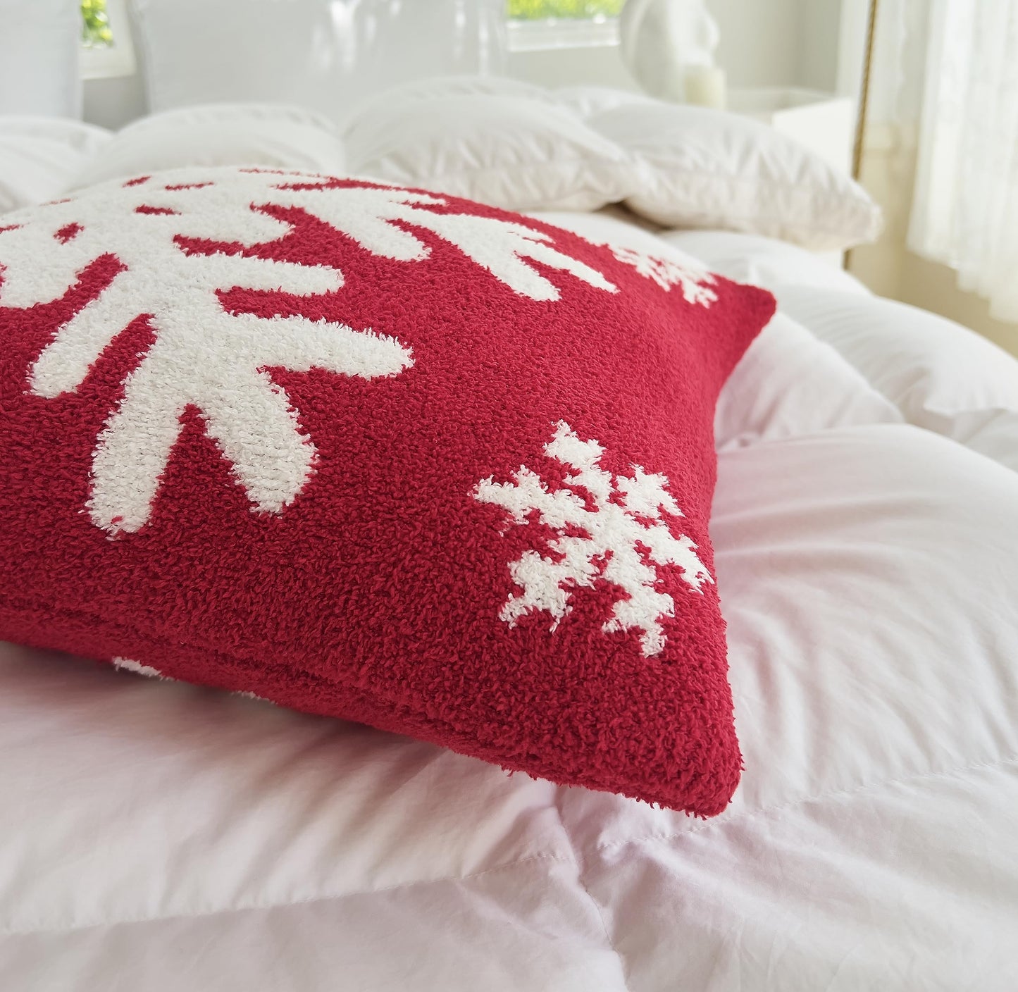 NIDITW Set of 2 Ultra Soft Red Snowflake Throw Pillow Cover Microfiber Christmas Cushion Case Cozy Fluffy Pillowcase Square Decor for Home Sofa Couch 18x18 Inches (1-Red)