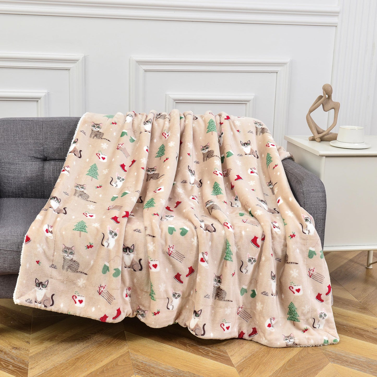 Elegant Comfort Reversible and Ultra-Plush Flannel Fleece-Winter Christmas Sherpa Throw- Lightweight Soft and Cozy-Holiday Decorative Throw, Perfect for Lounging, 50 x 60 inches, Cream Christmas Cat
