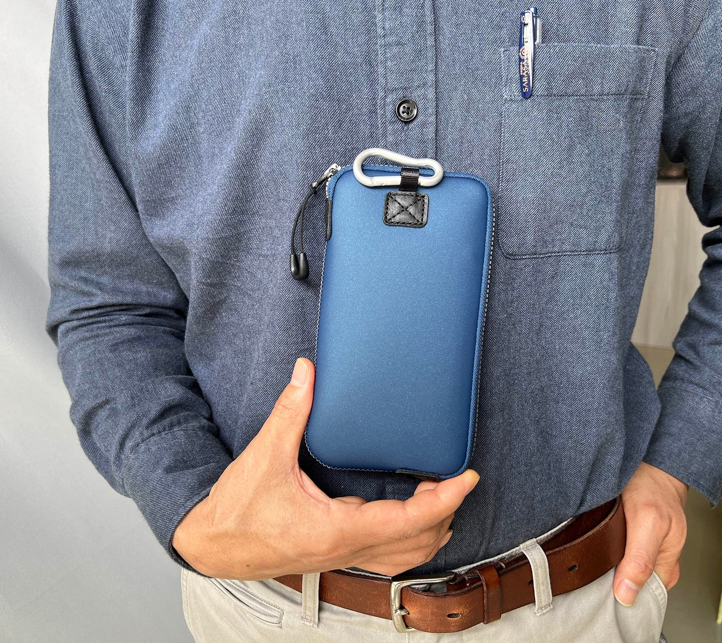OneJoy Neoprene Phone Pouch, Lightweight Protective Cellphone Sleeve with Large Zipper Opening, Inner Pocket, Thermal Insulated, Durable Cell Phone Carrier for iPhone & Smartphones [ Navy ]